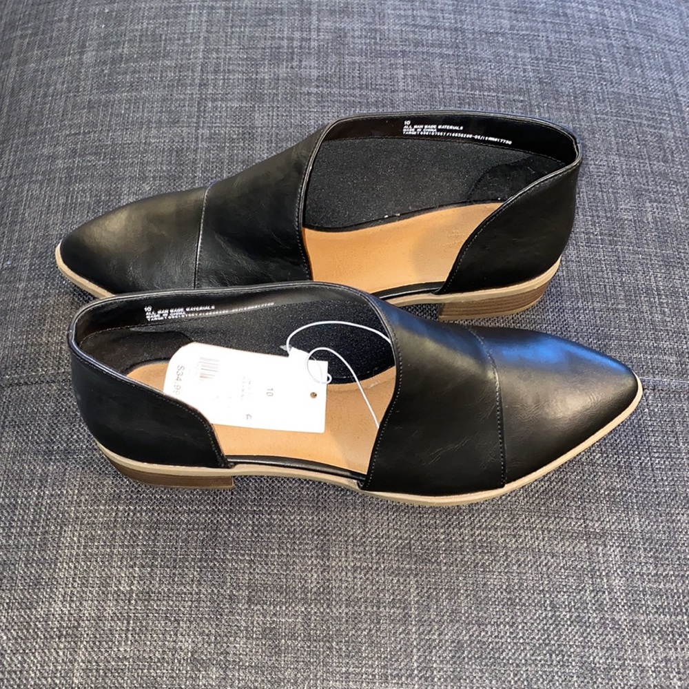 •NWT• black booties faux leather